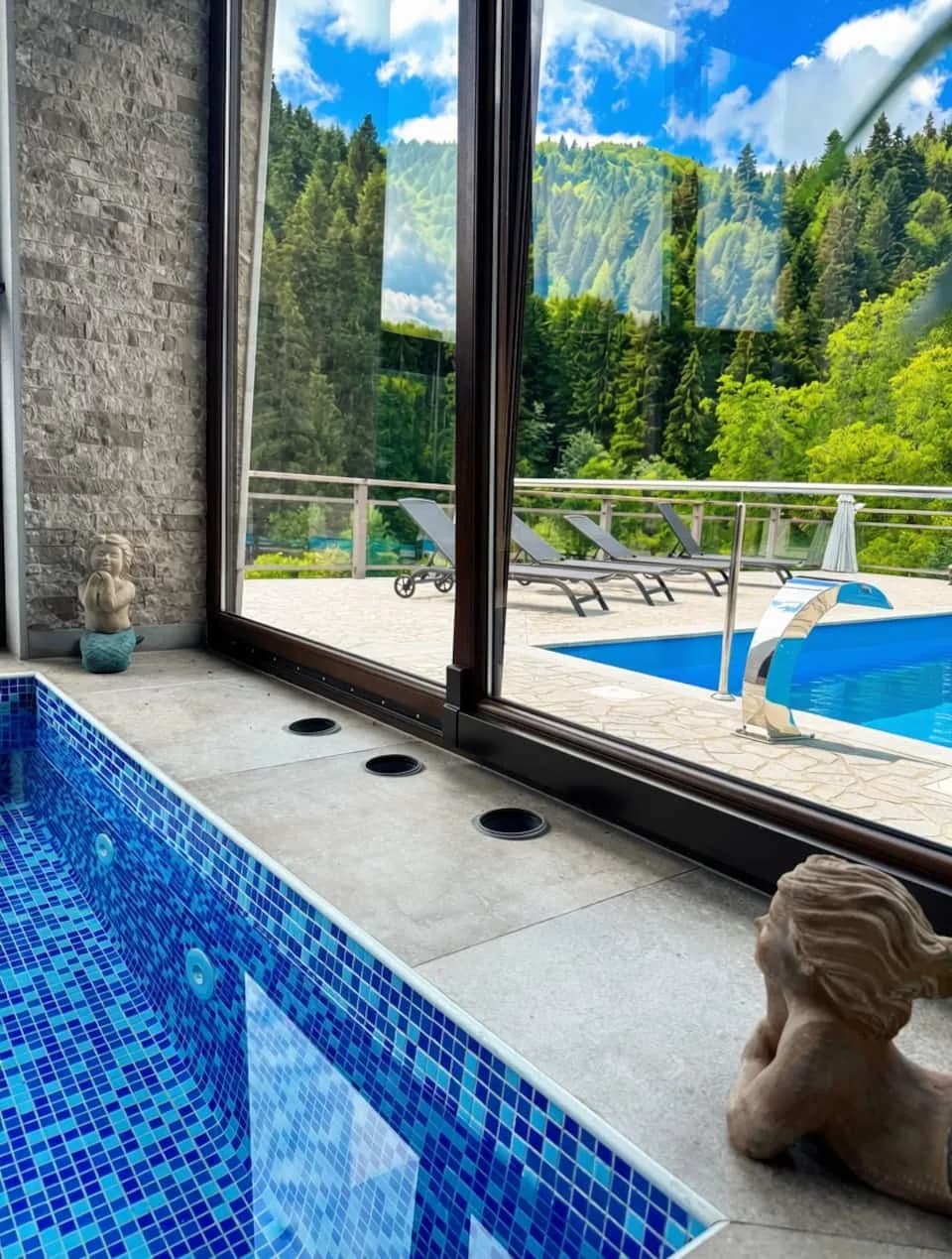 Pool.